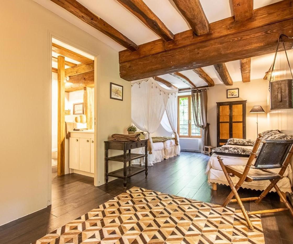 Bed and Breakfast Le Domaine De Moroges Экстерьер фото