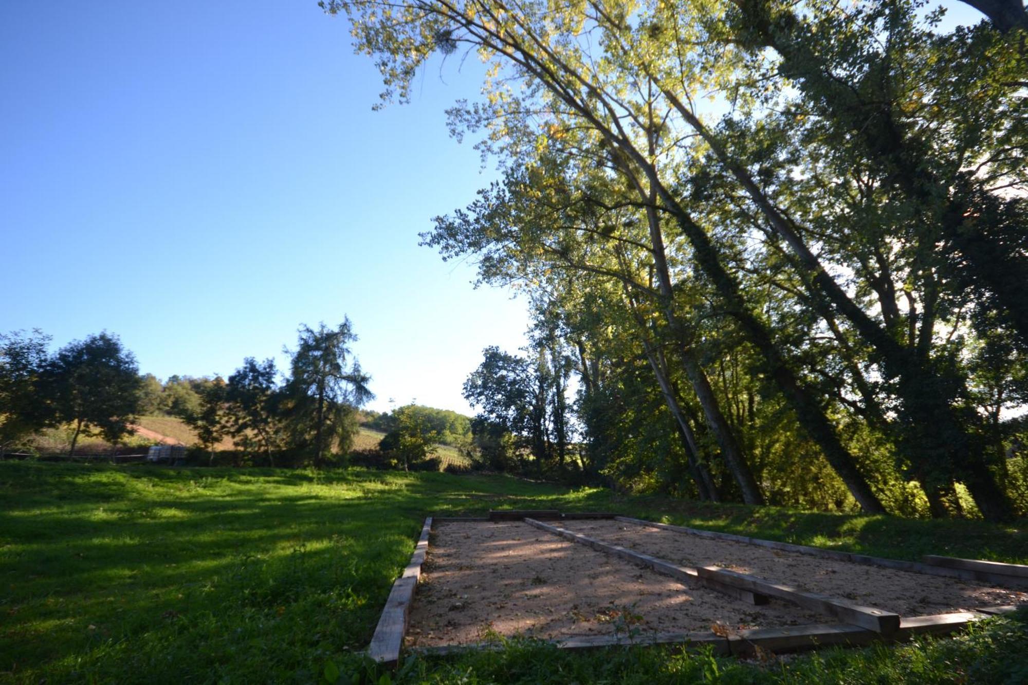 Bed and Breakfast Le Domaine De Moroges Экстерьер фото